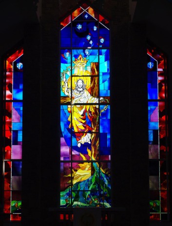 Resurrection Window in the Chancel of Our Savior's Way Lutheran Church, Ashburn, Virginia. (https://www.oswlc.org/about-us/photo-albums/stained-glass-windows)